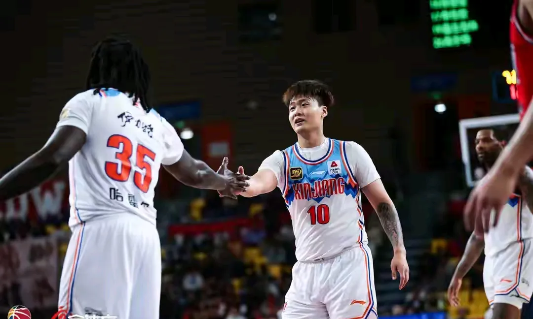 包含赛前武汉三镇备战CBA季后赛;止住颓势细节曝光;更衣室稳定;医务组通报恢复的词条 包含赛前武汉三镇备战CBA季后赛;止住颓势细节曝光;更衣室稳定;医务组通报恢复的词条