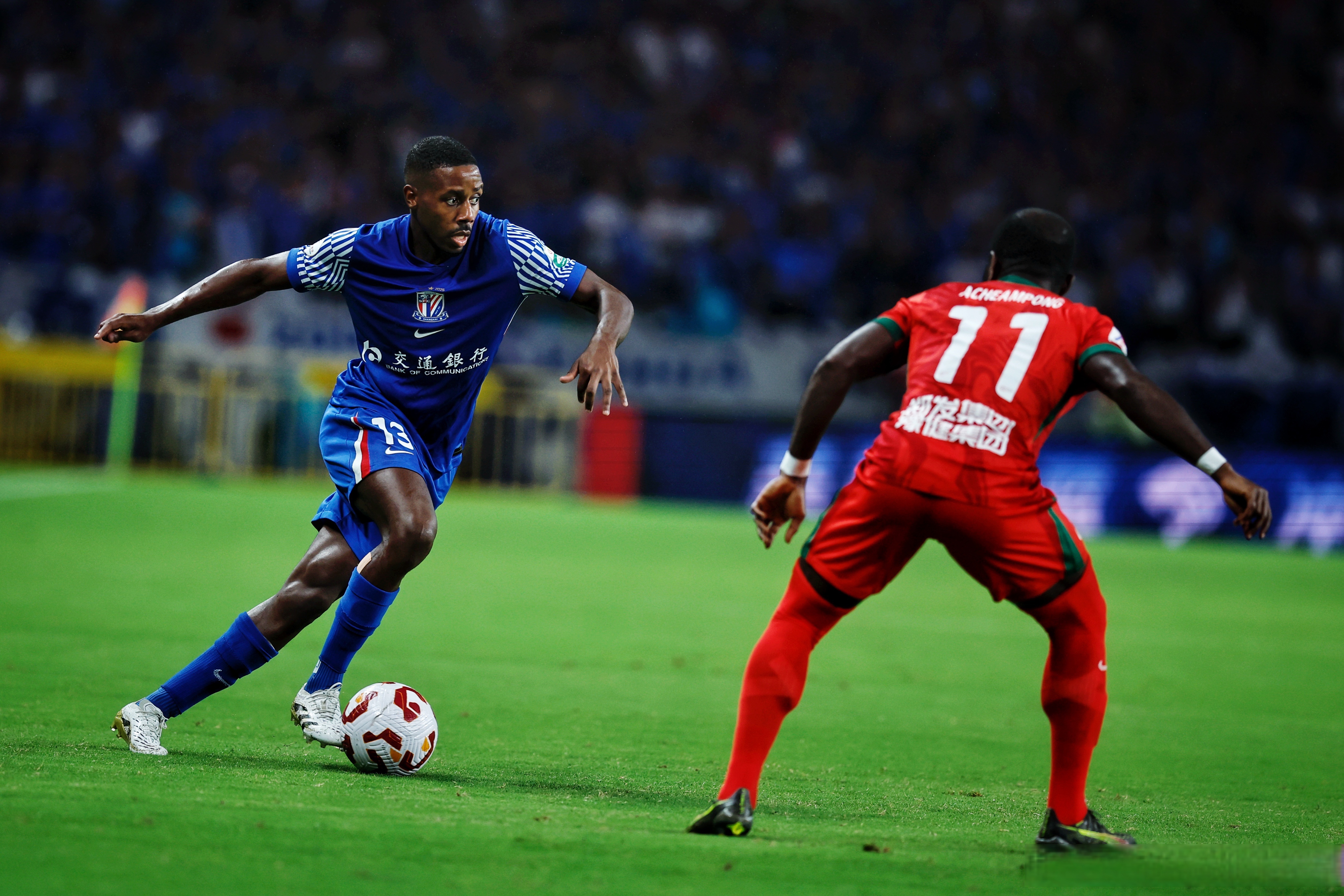 今晨体能课后，上海申花遗憾出局备战西甲，引发热议，年轻球员得到机会的简单介绍