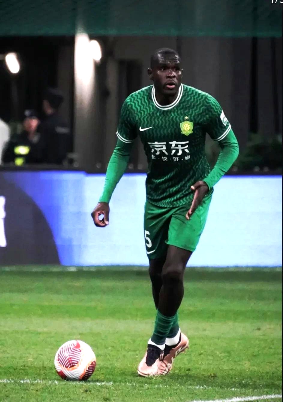 包含国际比赛日北京国安备战德甲；手感冰凉细节曝光；目标明确；年轻球员得到机会的词条