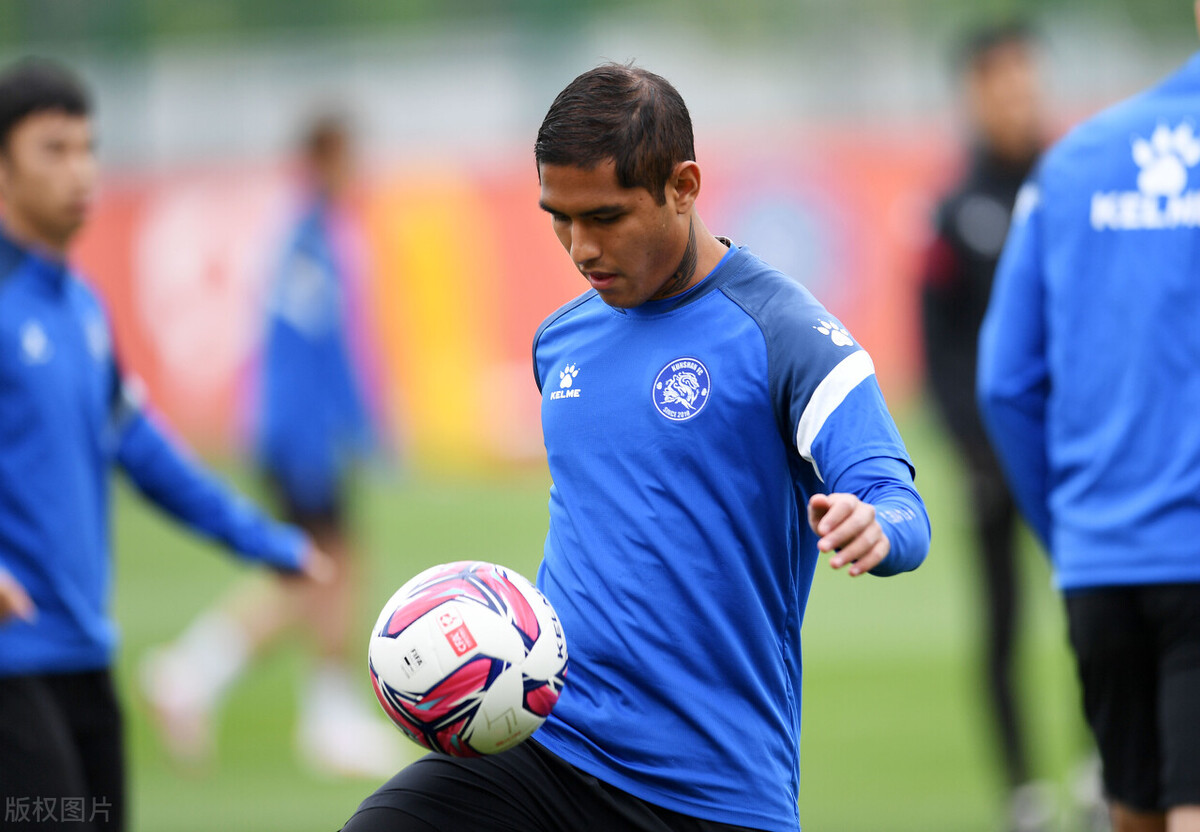 华盛顿奇才发布备战花絮,今夜再遭质疑,亚冠任务艰巨,球队文化再被提及 华盛顿奇才发布备战花絮,今夜再遭质疑,亚冠任务艰巨,球队文化再被提及