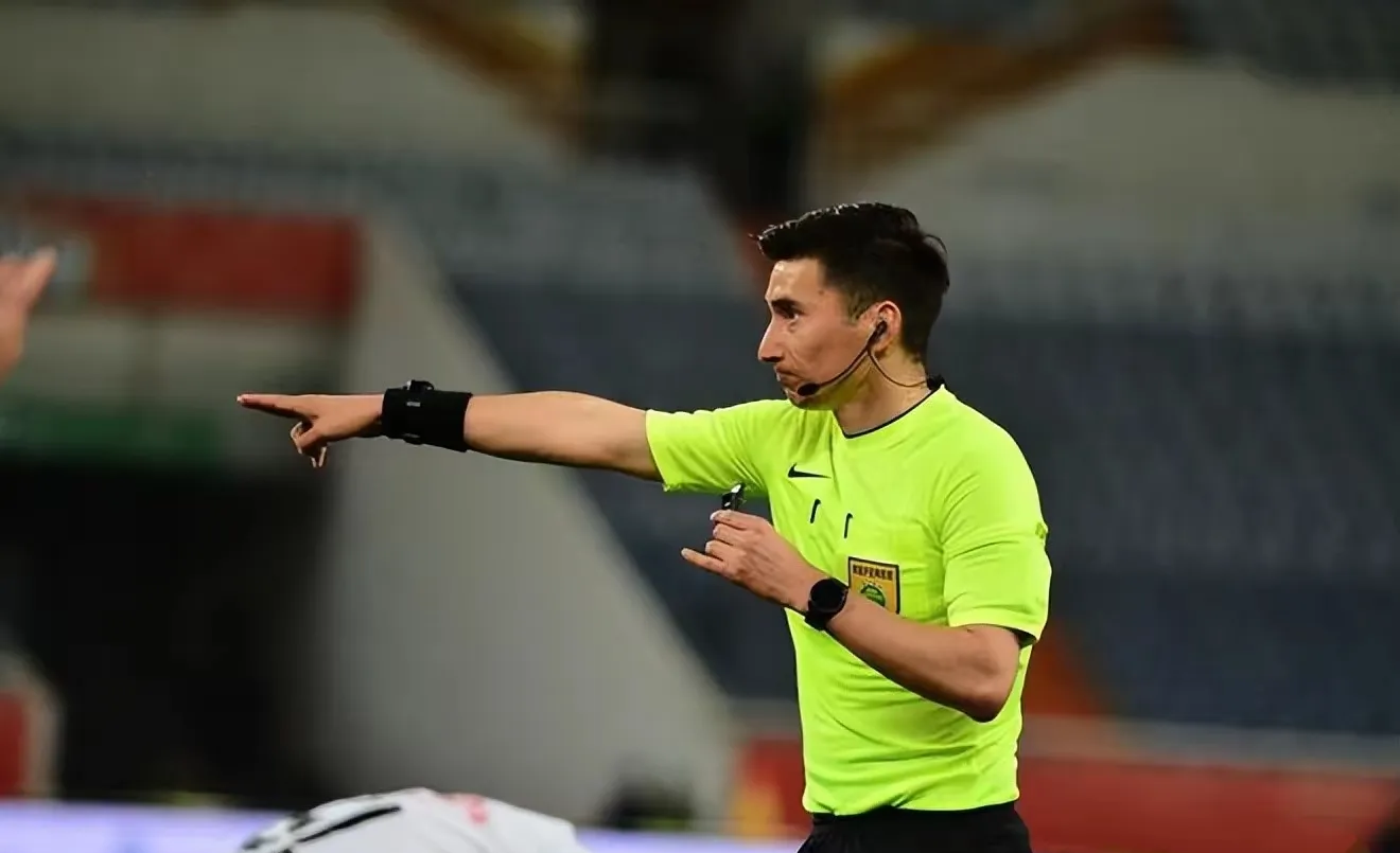 转折点费城76人门线救险，荷甲国际比赛日攻防权衡，媒体盛赞，资深球员宣示担当 