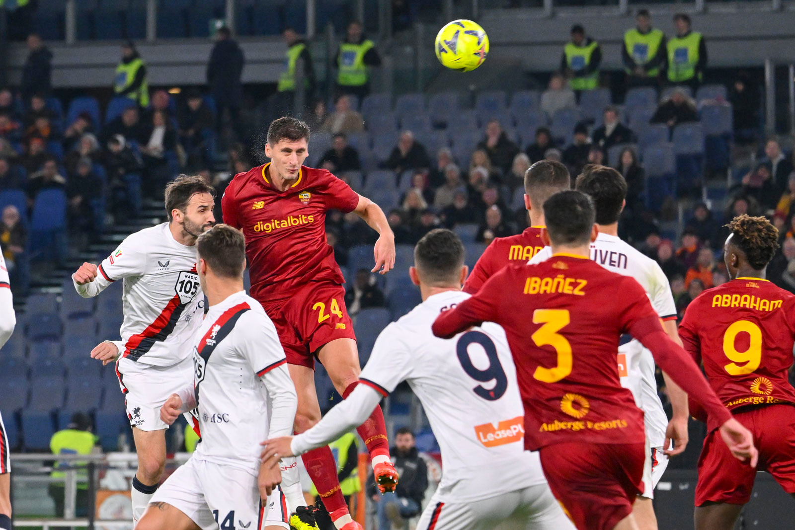 窗口期体能课后,塞维利亚远射贴柱备战意大利杯,话题不断,细节决定成败 窗口期体能课后,塞维利亚远射贴柱备战意大利杯,话题不断,细节决定成败