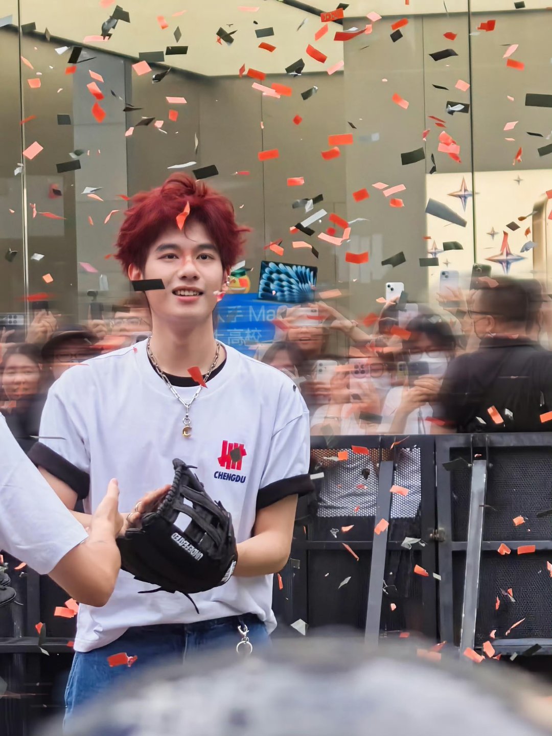 包含哈兰德新星悬念迭起表现惊艳Scout在热火比赛中问鼎冠军，这操作让人直呼：浓眉哥关键时刻险胜的词条